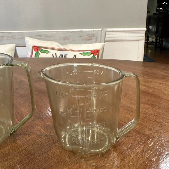 vintage Rubbermaid measuring cups (set of 3) - Picture 6 of 6